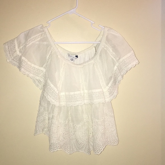 American Eagle brand- Cream off the shoulder top! - Picture 1 of 3